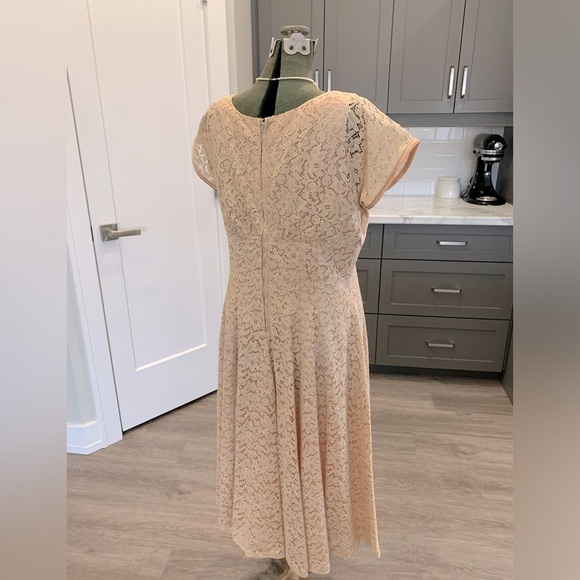 Rare - Volup/ mid size 1950’s lace dress. - Picture 3 of 4